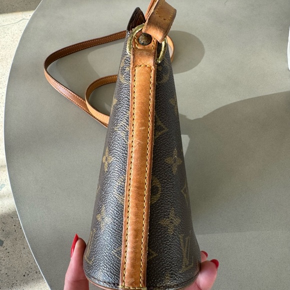 Authentic preloved Louis Vuitton Drouot Crossbody bag - Picture 4 of 9